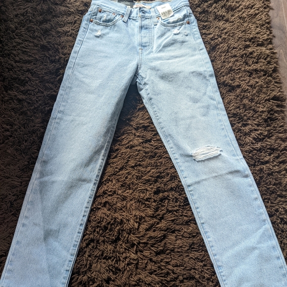NWT Levis wedgie straight. Size 23 - Picture 6 of 11
